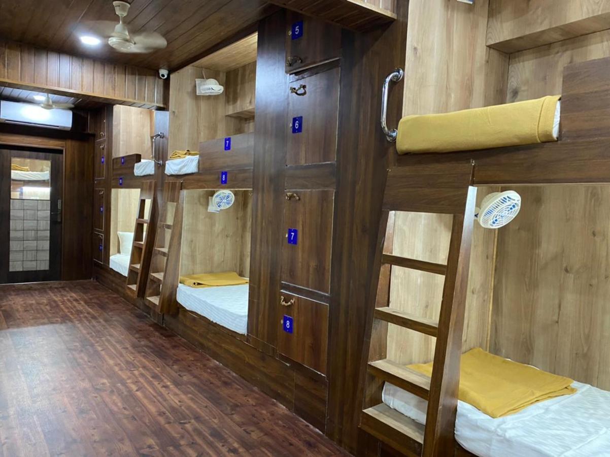 City Ac Deluxe Hostel *